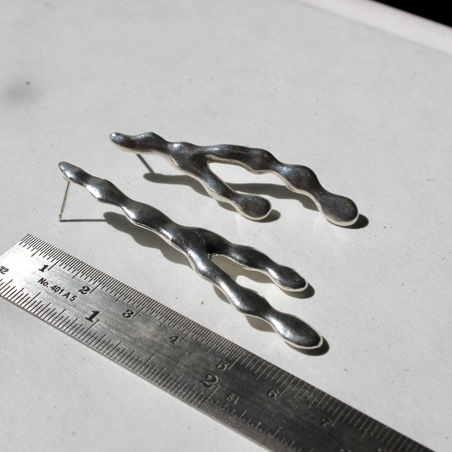 THE RAINDROP EARRINGS