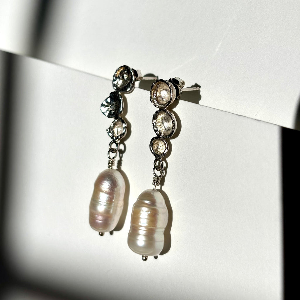 PEARL DANGLE EARRINGS