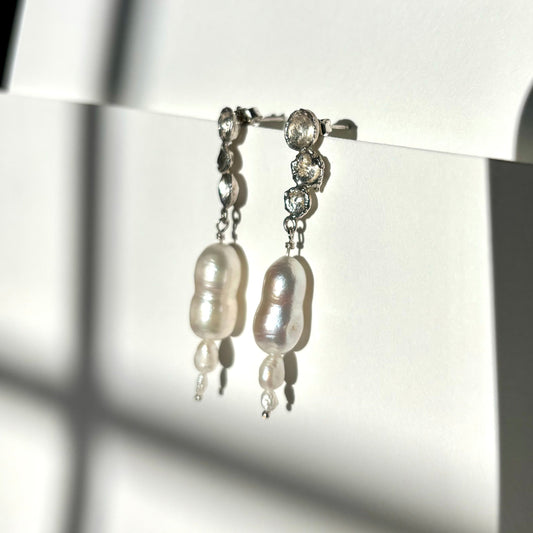 PEARL DANGLE EARRINGS