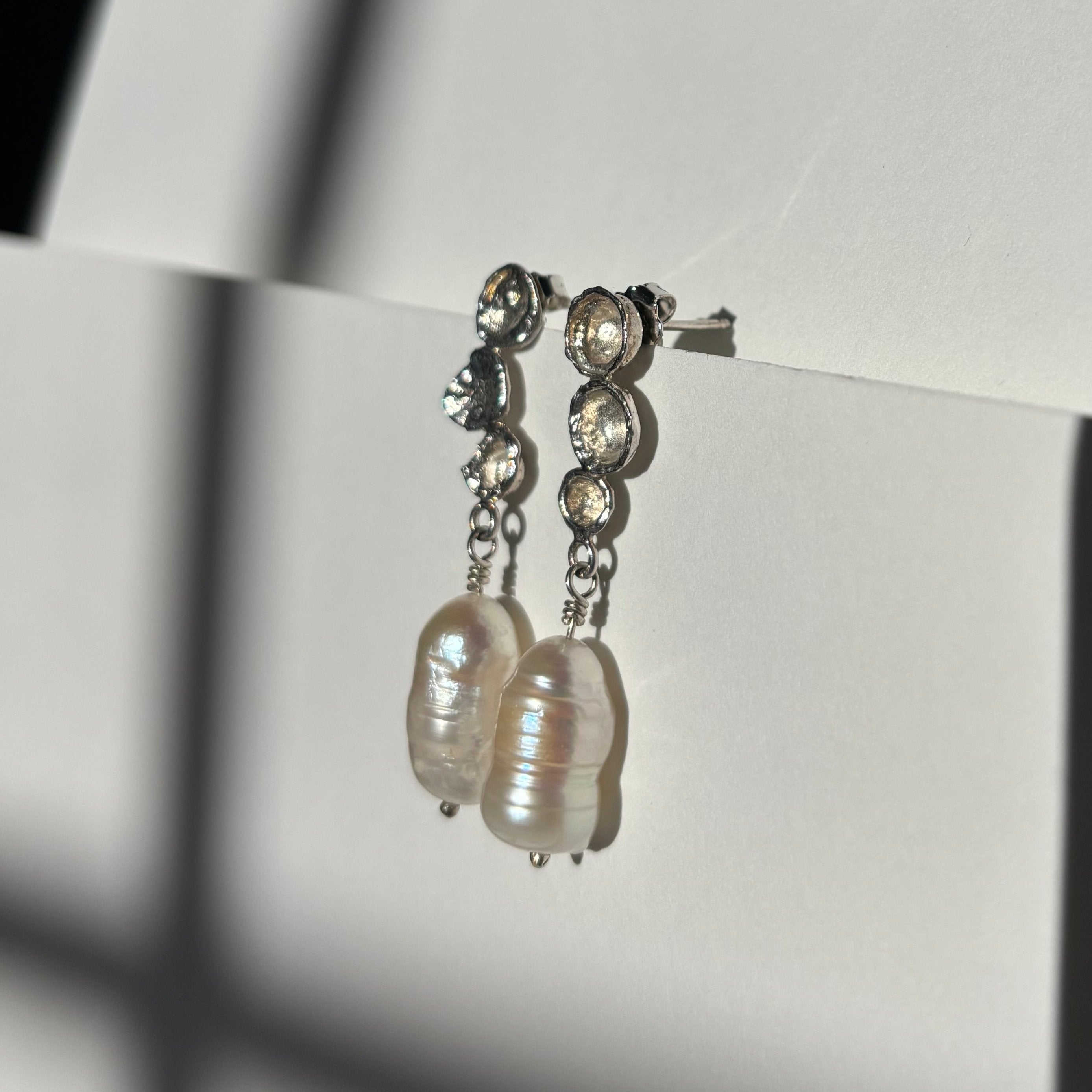 PEARL DANGLE EARRINGS