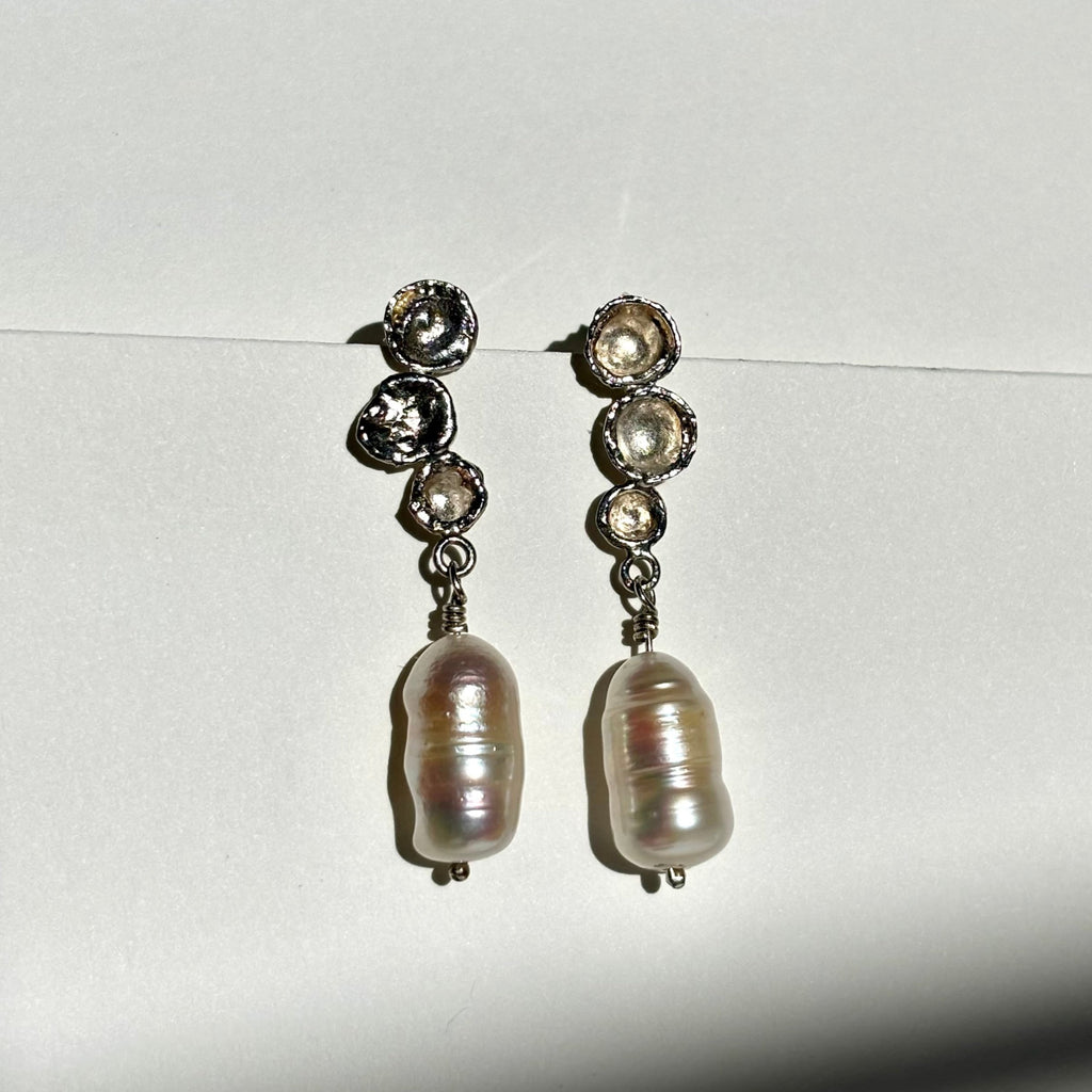 PEARL DANGLE EARRINGS