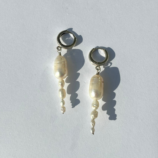 PEARL DANGLE EARRINGS