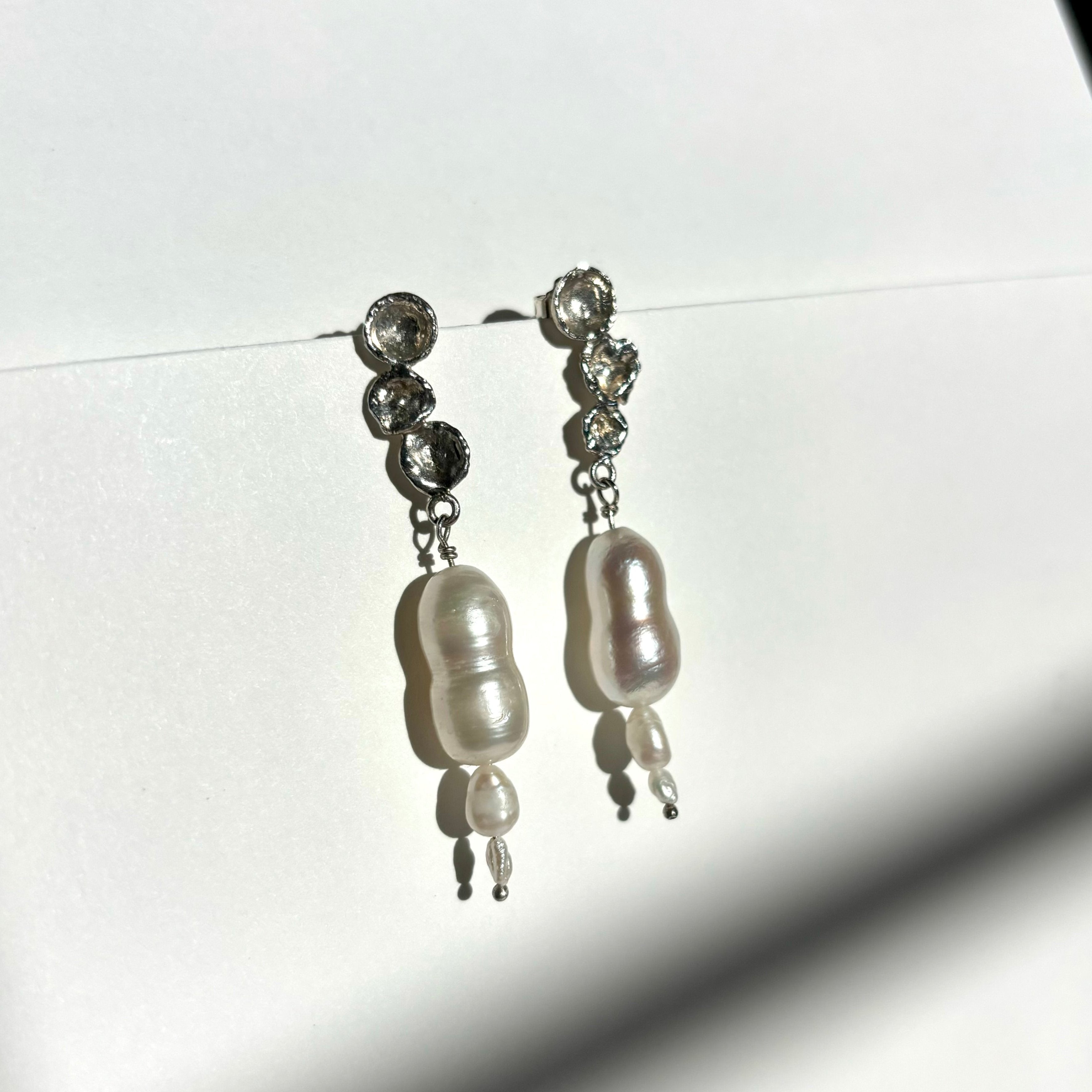 PEARL DANGLE EARRINGS