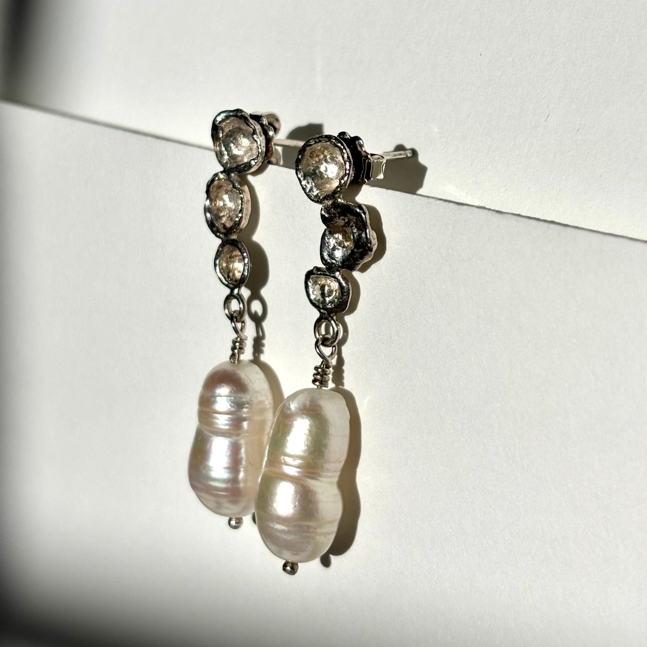 PEARL DANGLE EARRINGS