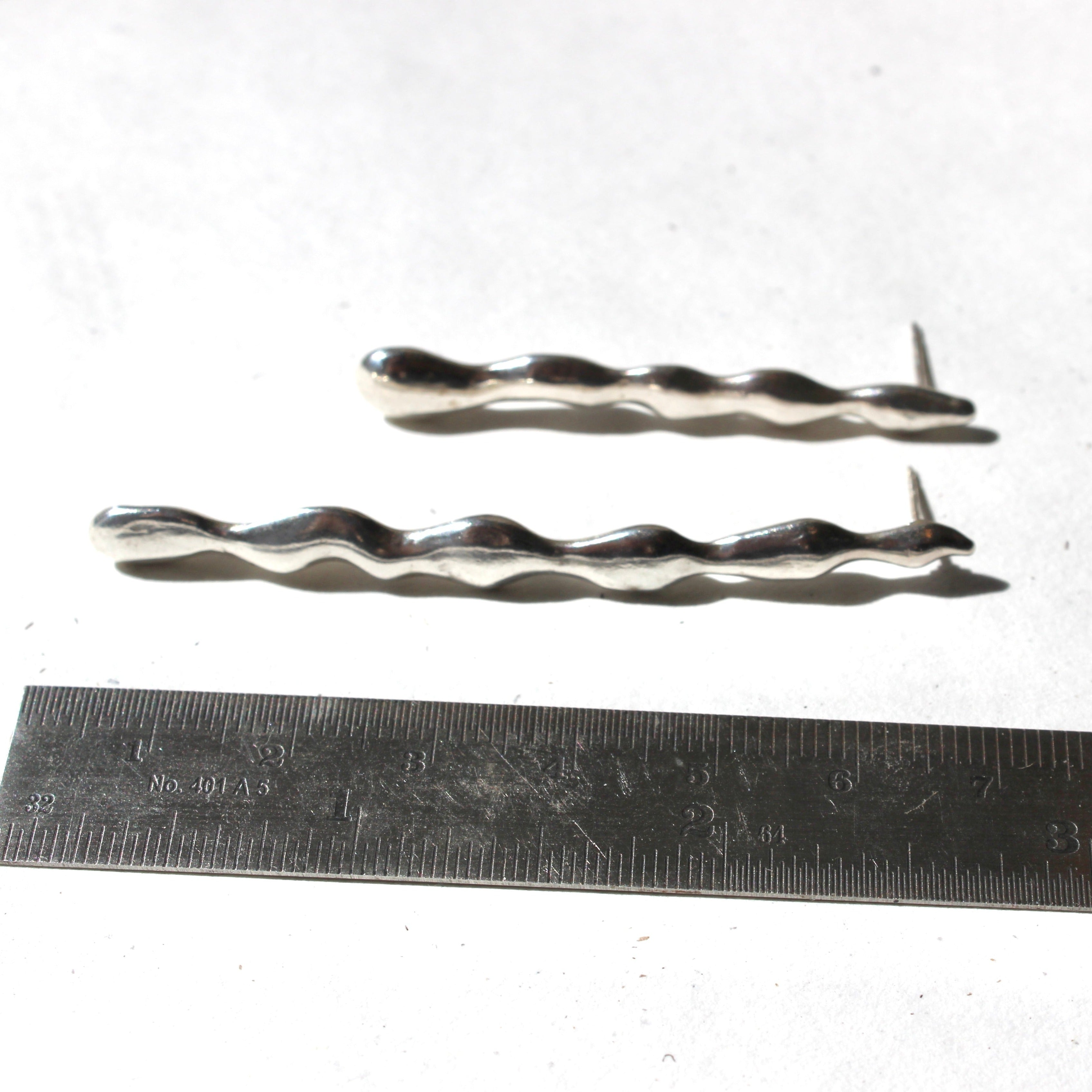 THE RAINDROP EARRINGS