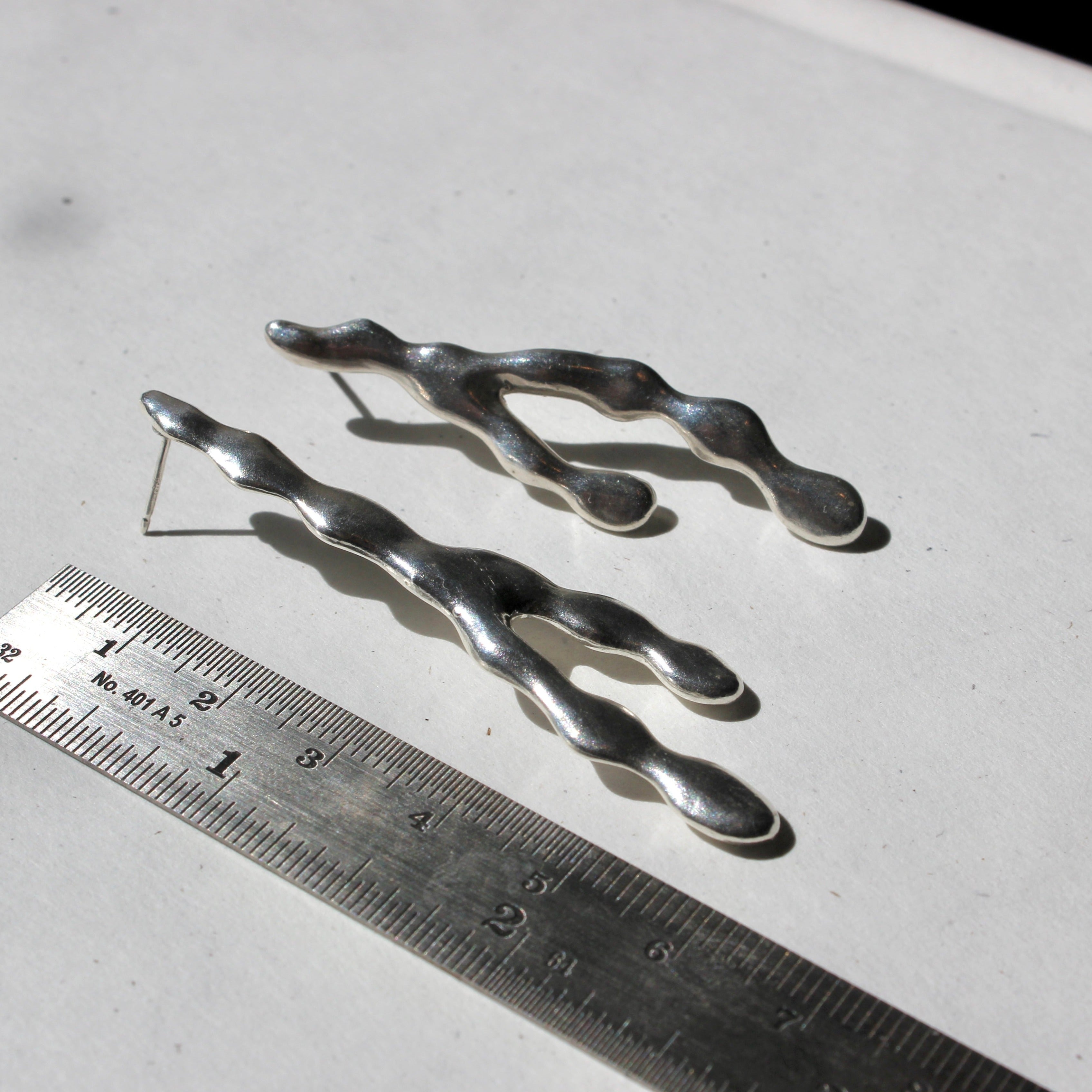 THE RAINDROP EARRINGS